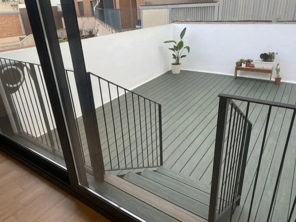Montaje de tarima exterior Escaleras